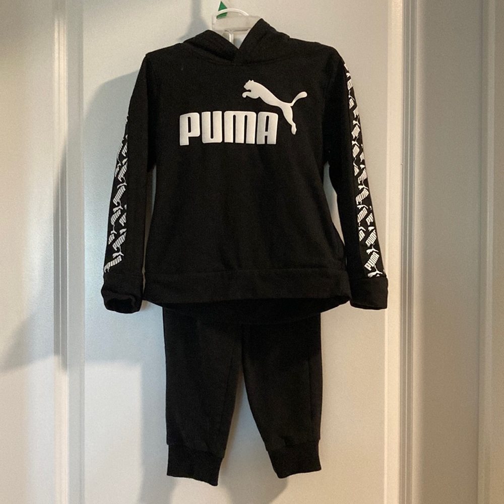Black puma hoodie with matching pants